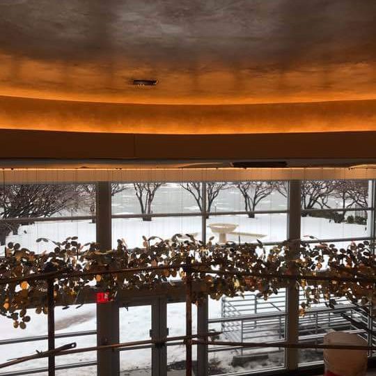 marriot_ballroom_ceiling_gold_gray_venetian
